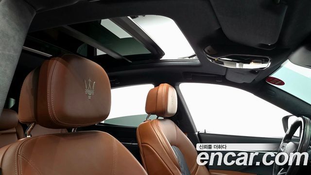 Maserati Levante 3.0 AWD GranLusso 2020 — фото 24