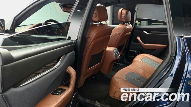 Maserati Levante 3.0 AWD GranLusso 2020 — фото 32