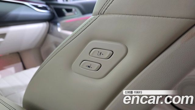 Genesis G70 3.3T Sport AWD Prestige 2019 — фото 32