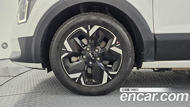Kia Niro EV Air 2023 — фото 5