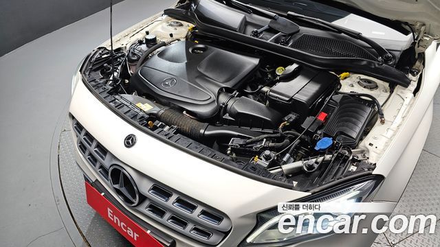 Mercedes-Benz GLA-Class (X156) GLA250 4MATIC 2018 — фото 6