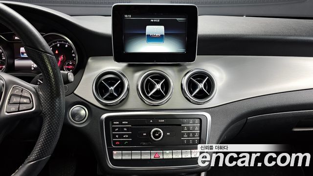 Mercedes-Benz GLA-Class (X156) GLA250 4MATIC 2018 — фото 14