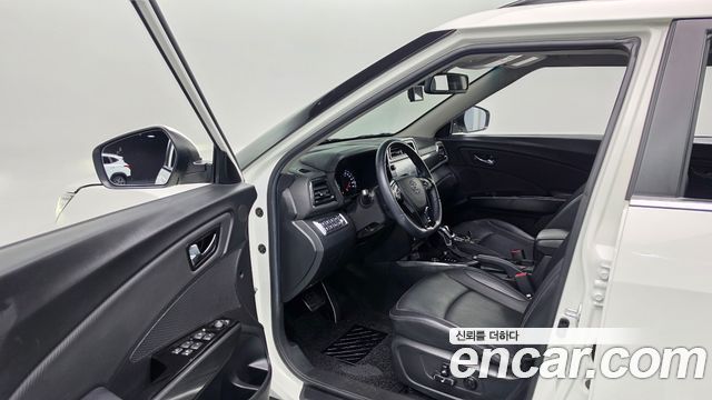 KG Mobility (SsangYong) Very New Tivoli Gasoline 1.5 2WD V7 2023 — фото 10