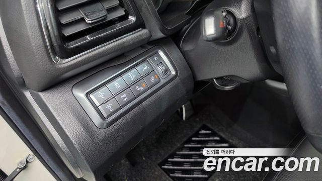 KG Mobility (SsangYong) Very New Tivoli Gasoline 1.5 2WD V7 2023 — фото 18