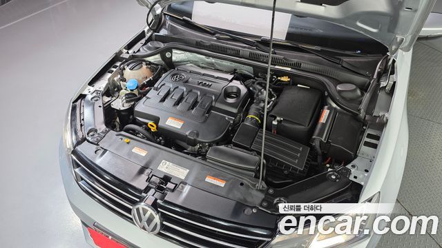 Volkswagen Jetta 2.0 TDI BlueMotion Premium 6th 2015 — фото 6