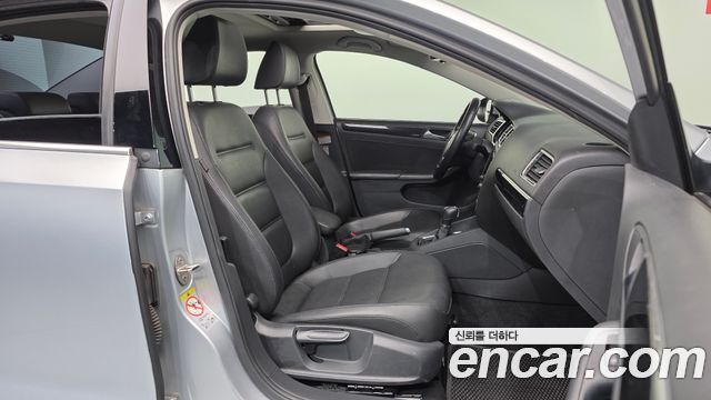 Volkswagen Jetta 2.0 TDI BlueMotion Premium 6th 2015 — фото 15