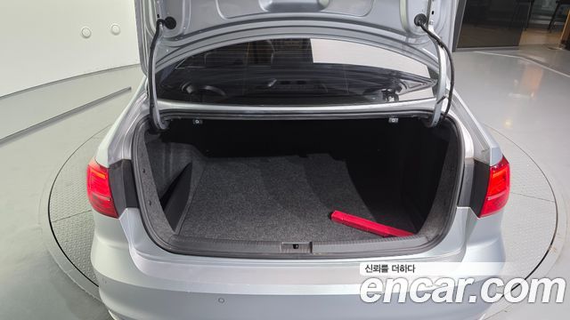 Volkswagen Jetta 2.0 TDI BlueMotion Premium 6th 2015 — фото 24