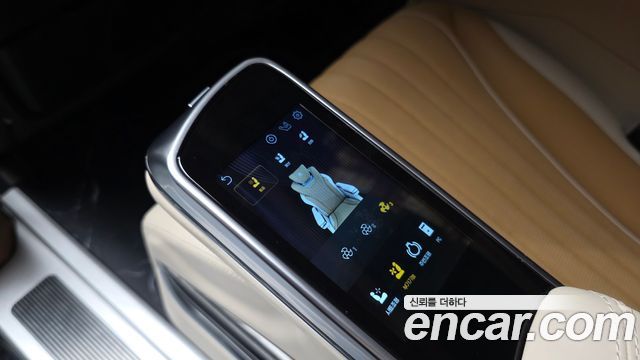 Kia Carnival (IV) Gasoline 9-Seater Hi Limousine (7-seater Limousine(Special vehicle) 2024 — фото 21