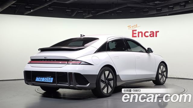 Hyundai Ioniq 6 Long Range Exclusive + 2023 — фото 2
