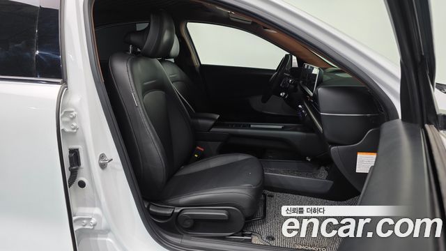 Hyundai Ioniq 6 Long Range Exclusive + 2023 — фото 11