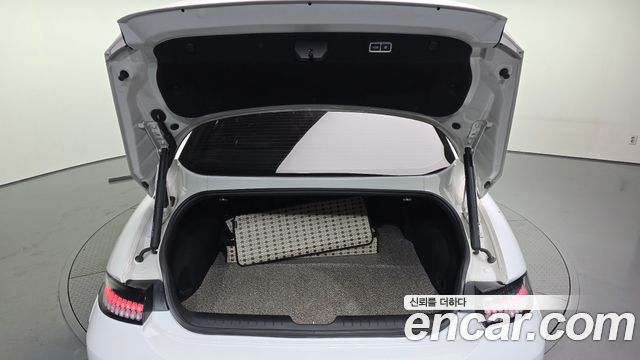 Hyundai Ioniq 6 Long Range Exclusive + 2023 — фото 20
