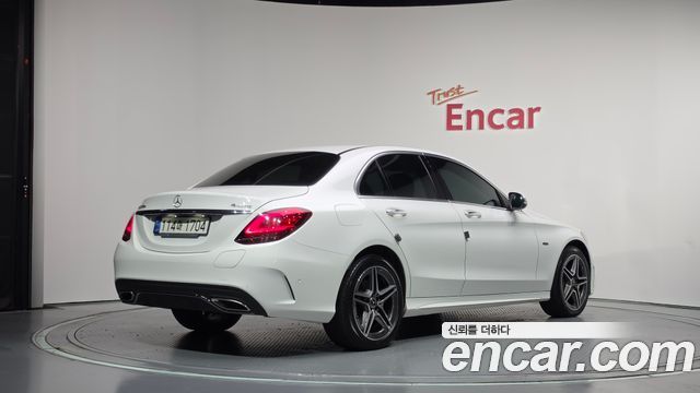 Mercedes-Benz C-Class (W205) C300e 4MATIC AMG Line 2020 — фото 2