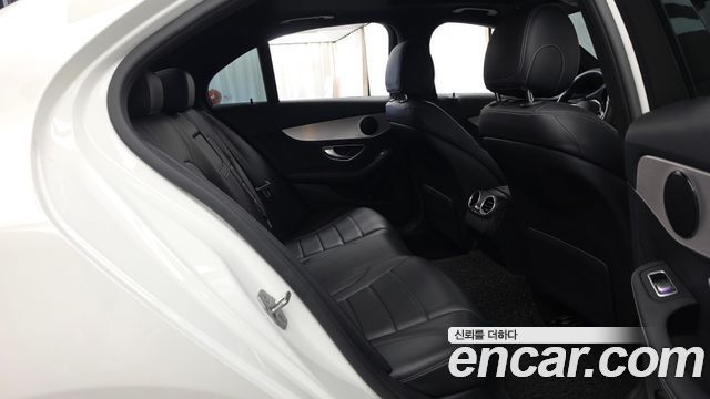 Mercedes-Benz C-Class (W205) C300e 4MATIC AMG Line 2020 — фото 12