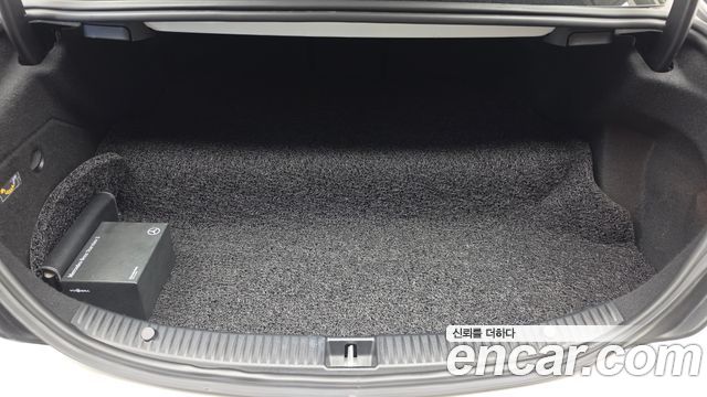 Mercedes-Benz C-Class (W205) C300e 4MATIC AMG Line 2020 — фото 20