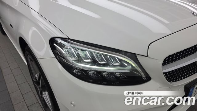 Mercedes-Benz C-Class (W205) C300e 4MATIC AMG Line 2020 — фото 22