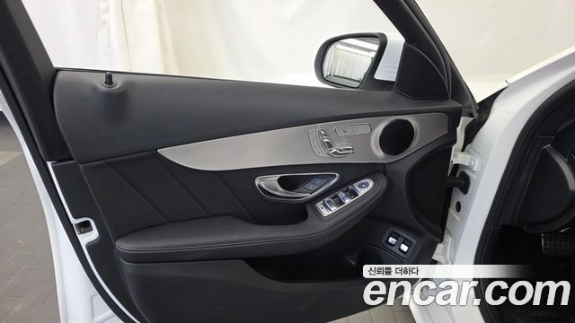 Mercedes-Benz C-Class (W205) C300e 4MATIC AMG Line 2020 — фото 24