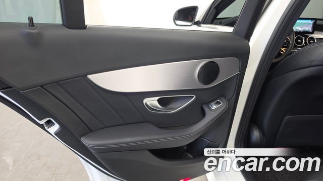 Mercedes-Benz C-Class (W205) C300e 4MATIC AMG Line 2020 — фото 25