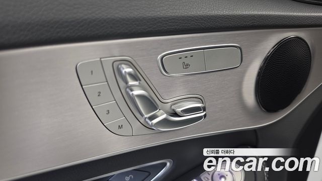 Mercedes-Benz C-Class (W205) C300e 4MATIC AMG Line 2020 — фото 28