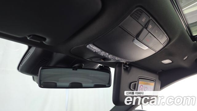 Mercedes-Benz C-Class (W205) C300e 4MATIC AMG Line 2020 — фото 31