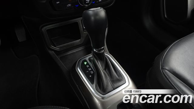 Jeep Renegade 2.4 Limited 2019 — фото 9