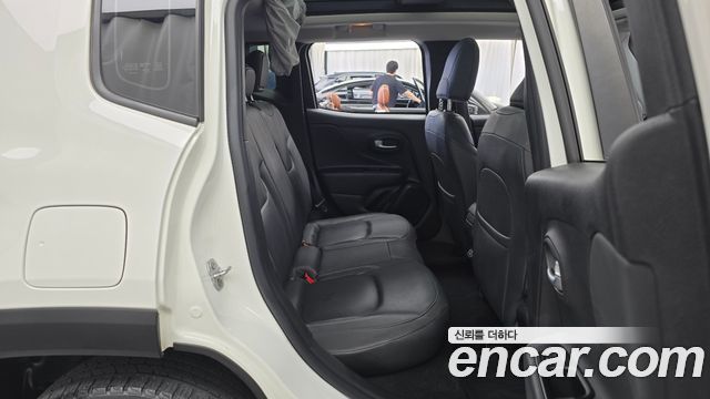 Jeep Renegade 2.4 Limited 2019 — фото 11