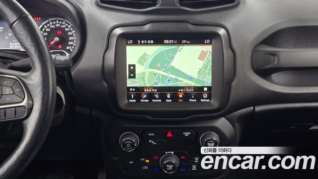 Jeep Renegade 2.4 Limited 2019 — фото 12