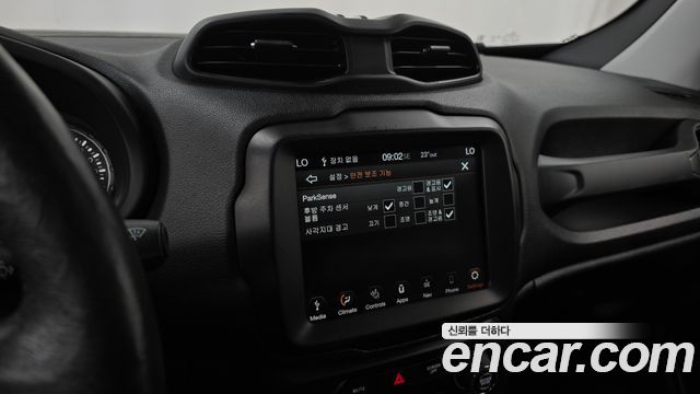 Jeep Renegade 2.4 Limited 2019 — фото 14