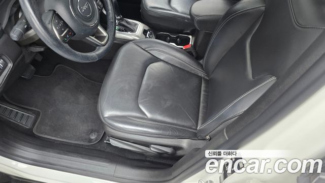 Jeep Renegade 2.4 Limited 2019 — фото 19