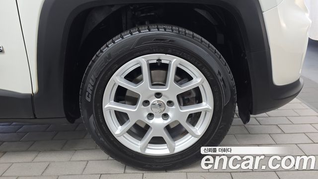 Jeep Renegade 2.4 Limited 2019 — фото 21