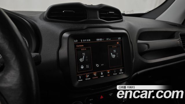 Jeep Renegade 2.4 Limited 2019 — фото 28