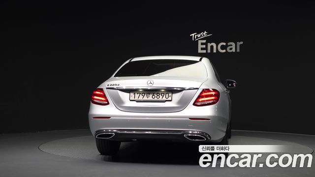 Mercedes-Benz E-Class (W213) E220d Avantgarde 2020 — фото 4