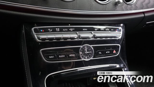 Mercedes-Benz E-Class (W213) E220d Avantgarde 2020 — фото 17