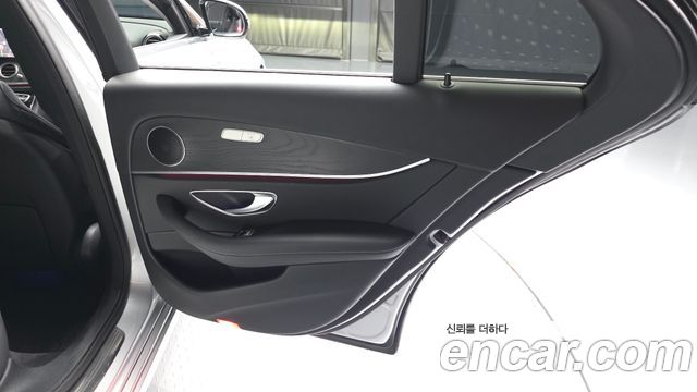 Mercedes-Benz E-Class (W213) E220d Avantgarde 2020 — фото 25