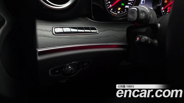 Mercedes-Benz E-Class (W213) E220d Avantgarde 2020 — фото 27