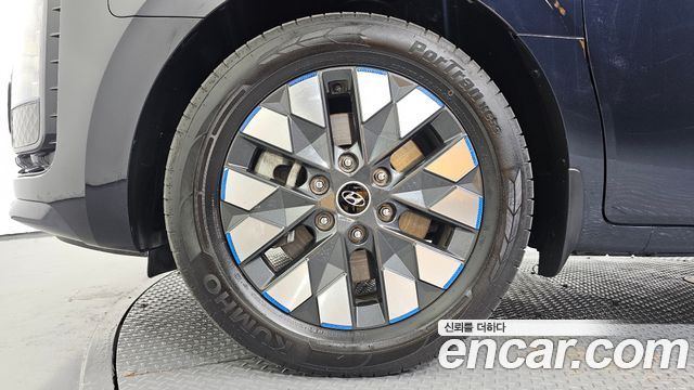 Hyundai Staria L3.5 Lounge 9-Seater Prestige 2023 — фото 5