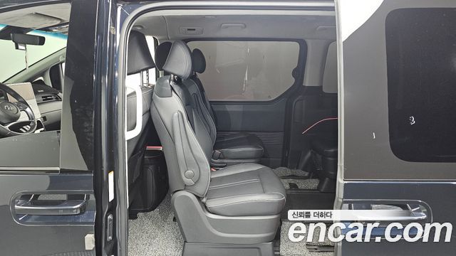 Hyundai Staria L3.5 Lounge 9-Seater Prestige 2023 — фото 12