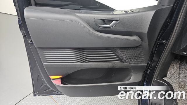 Hyundai Staria L3.5 Lounge 9-Seater Prestige 2023 — фото 25