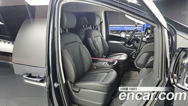 Hyundai Staria L3.5 Lounge 9-Seater Prestige 2023 — фото 26