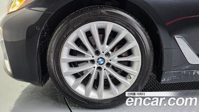 BMW 5 Series (G30) 520i Luxury 2022 — фото 5