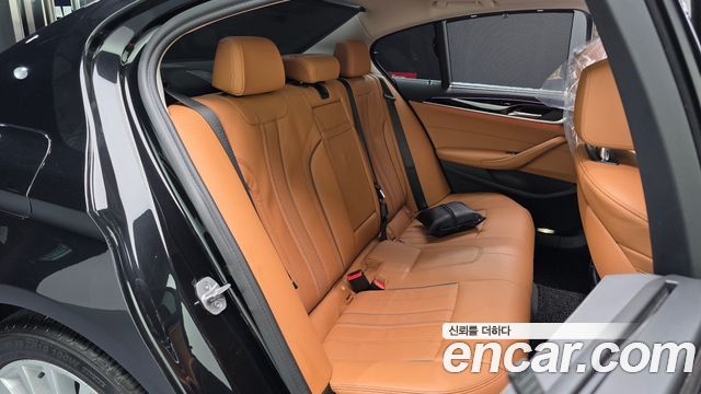 BMW 5 Series (G30) 520i Luxury 2022 — фото 16