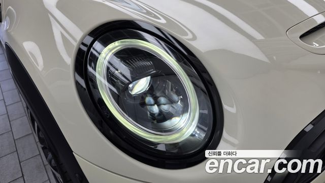 MINI Cooper S Convertible Classic Third Generation 2022 — фото 22