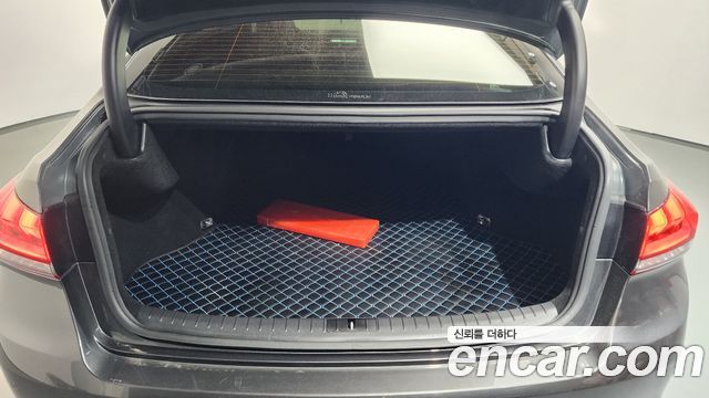 Genesis G80 3.3 GDI AWD Prestige 2018 — фото 17