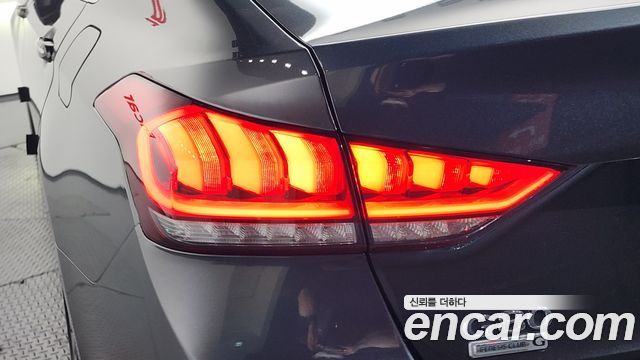 Genesis G80 3.3 GDI AWD Prestige 2018 — фото 23