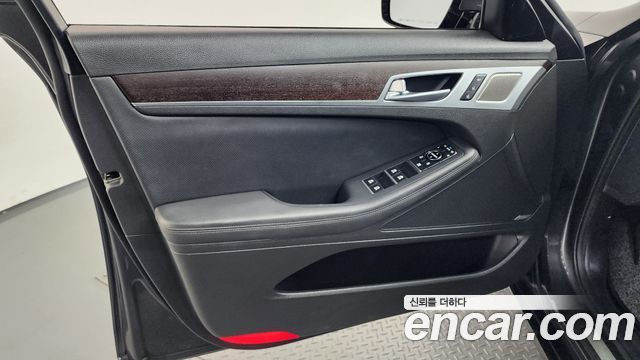 Genesis G80 3.3 GDI AWD Prestige 2018 — фото 24