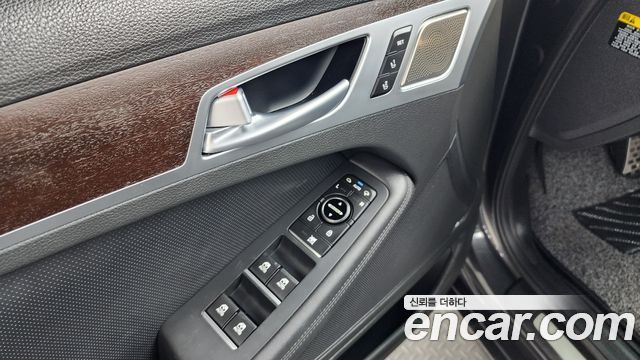 Genesis G80 3.3 GDI AWD Prestige 2018 — фото 33