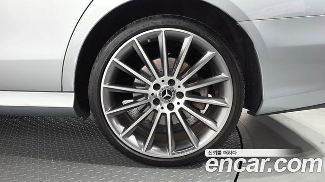 Mercedes-Benz E-Class (W213) E350 4MATIC AMG Line 2022 — фото 27