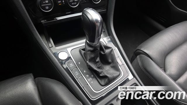 Volkswagen Golf (VII) 2.0 TDI Premium 2014 — фото 9