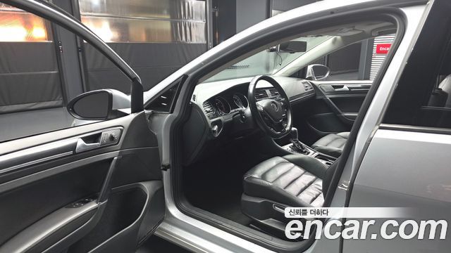 Volkswagen Golf (VII) 2.0 TDI Premium 2014 — фото 10