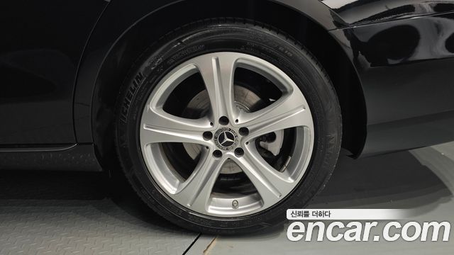 Mercedes-Benz E-Class (W213) E200 Avantgarde 2018 — фото 21