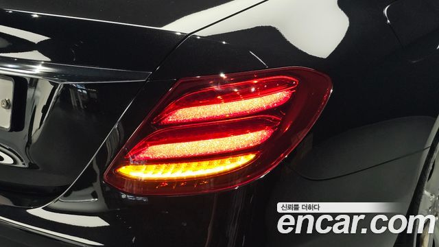 Mercedes-Benz E-Class (W213) E200 Avantgarde 2018 — фото 23